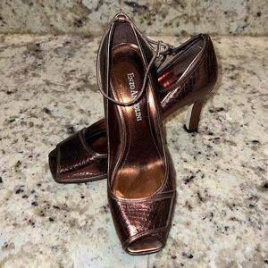 Enzo Angiolini Metallic Heel.  Size 6.5
